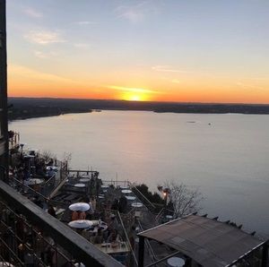 Meet your Posher, Robin